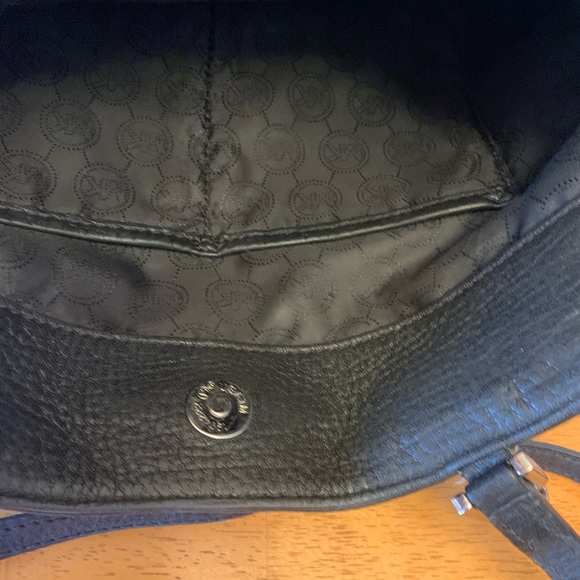 Michael Kors Chain Strap Tote - Picture 7 of 8